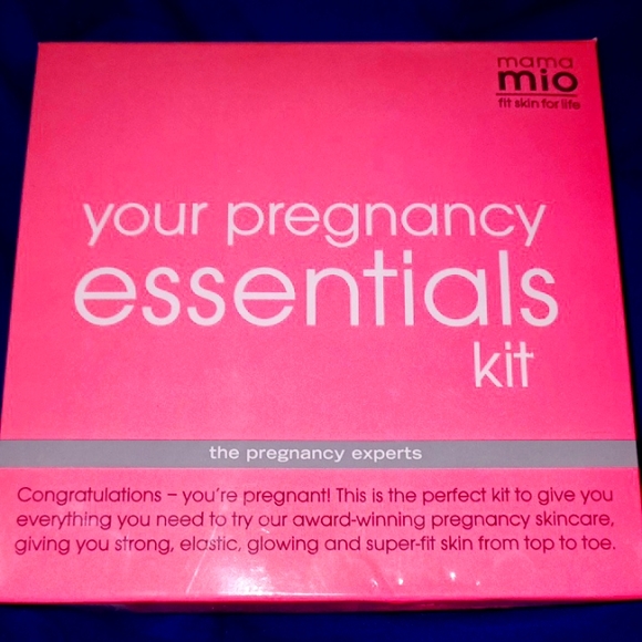 Mama Mio brand stretch mark prevention plus more💕 - Picture 1 of 3